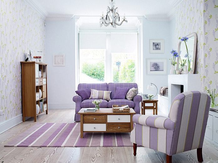 Lila renklerde oturma odası tasarımı