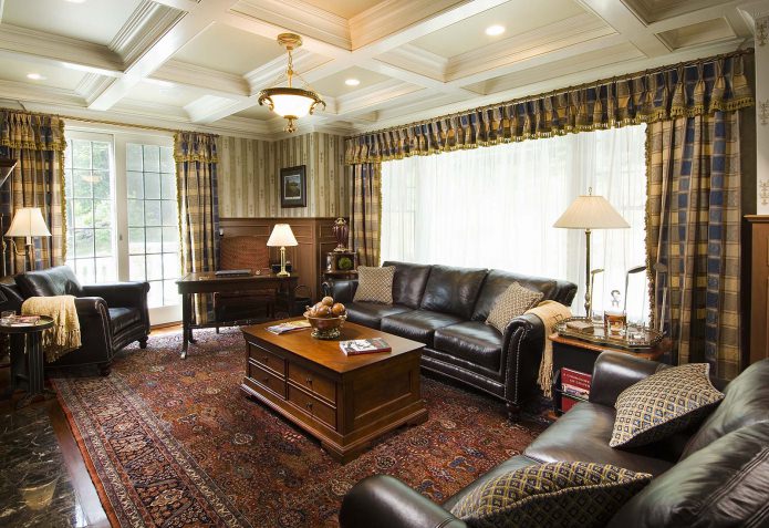 dryžuoti tapetai gyvenamajame kambaryje anglų stiliaus