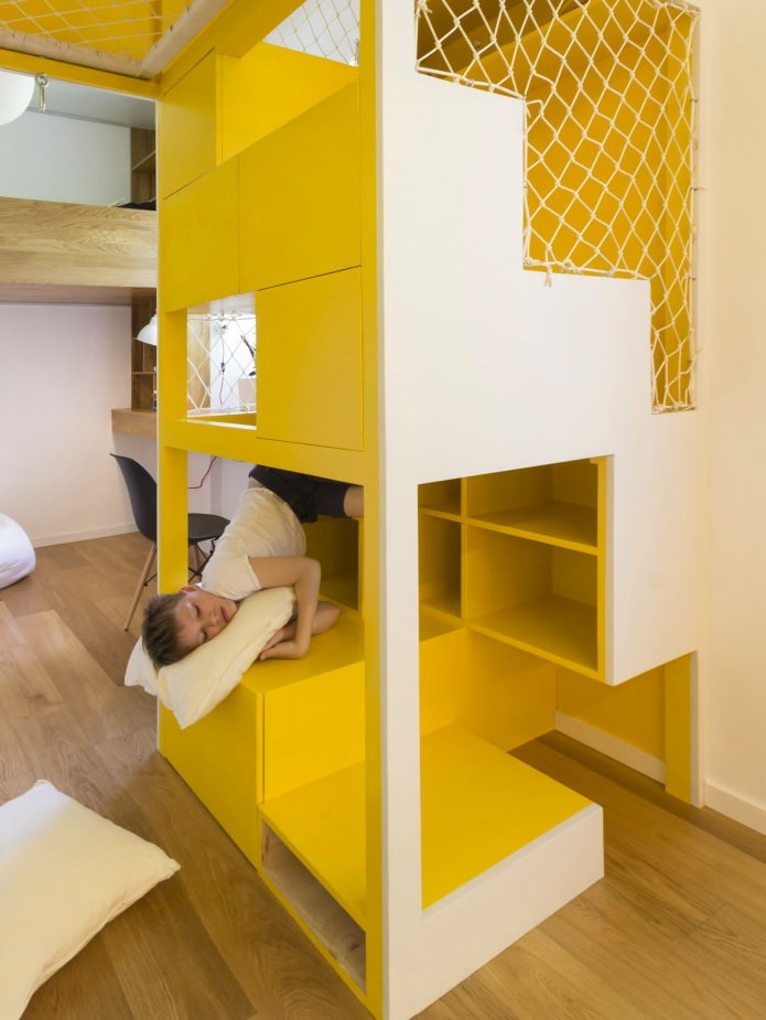 infantil en el diseño de un apartamento de tres habitaciones de 80 metros cuadrados. m