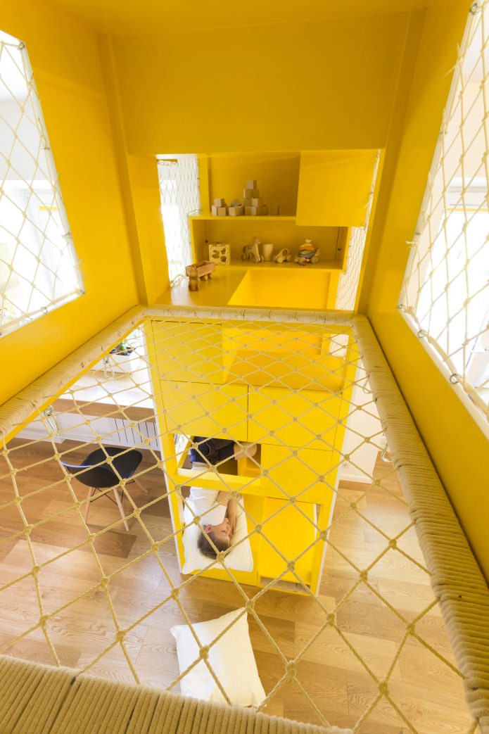 vaikų projektuojant trijų kambarių 80 kvadratinių metrų butą. m