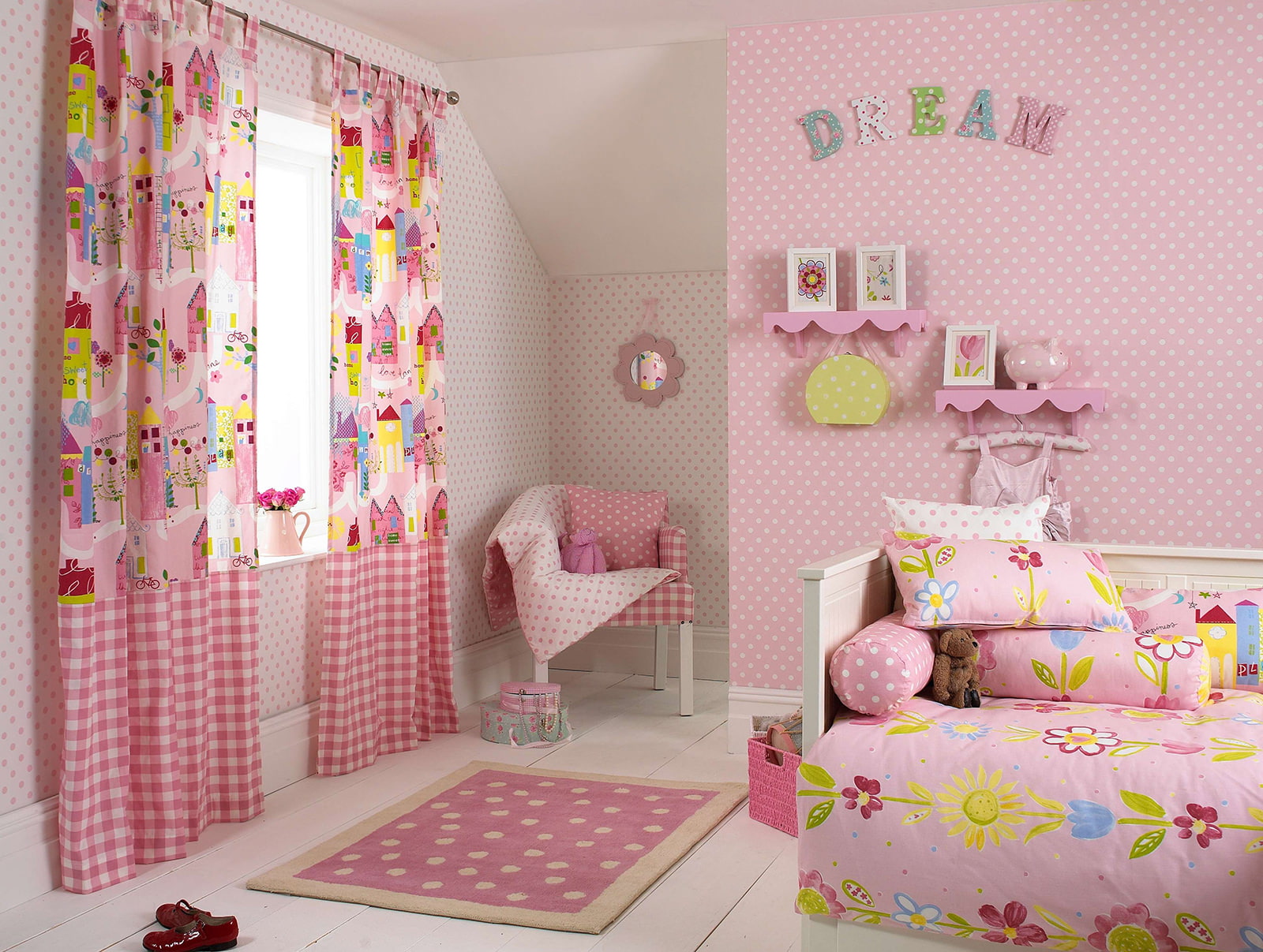 chambre d'enfant en rose