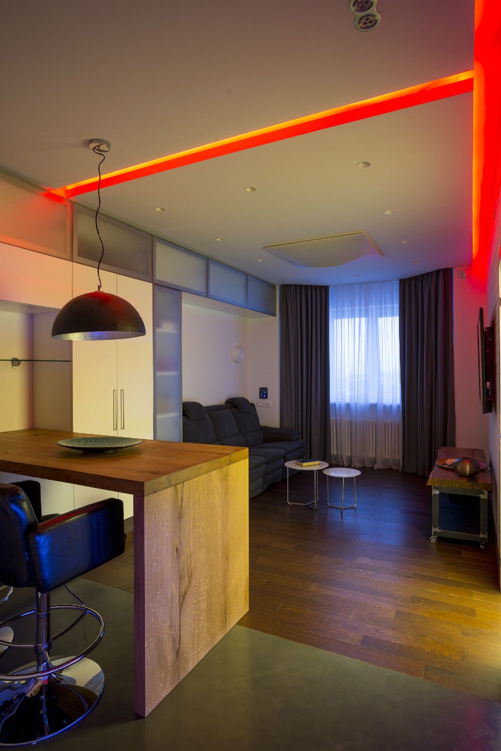 Belysning i utformningen av en två-rums lägenhet på 43 kvadratmeter. m.