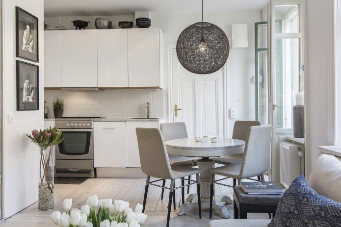 virtuve studijas tipa dzīvokļa zviedru interjerā 34 kv.m. m