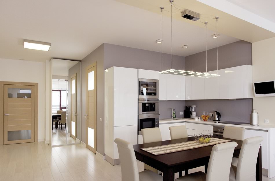 Модерен интериорен дизайн на апартамент в стила на минимализма