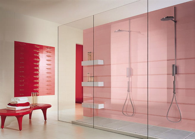 fotografija ružičaste kupaonice