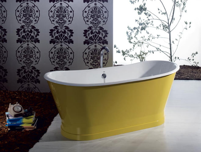 phòng tắm màu vàng