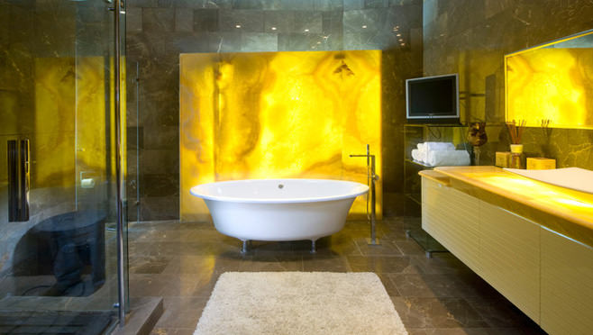 gelbes Badezimmer