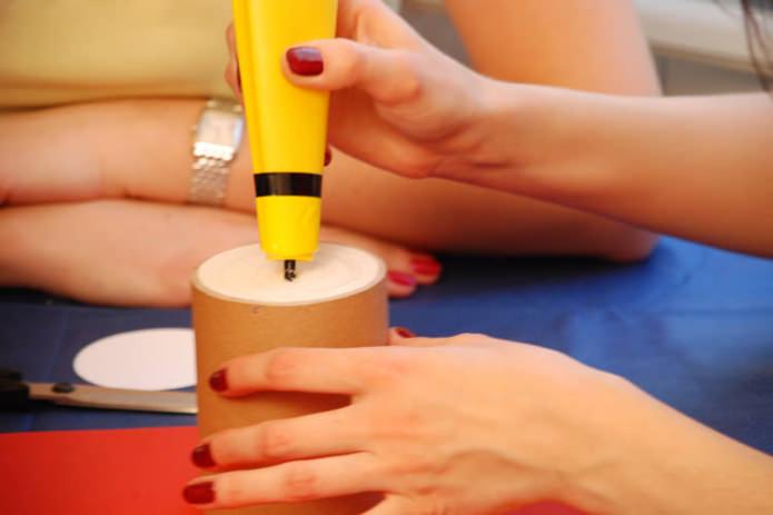 bagaimana untuk membuat kotak pensel dengan tangan anda sendiri