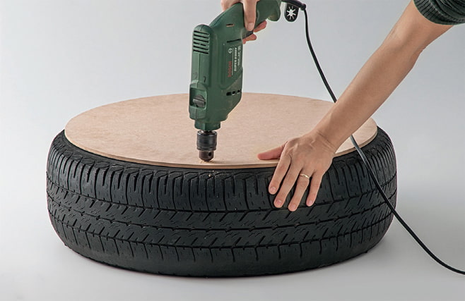do-it-yourself ottoman from the tire