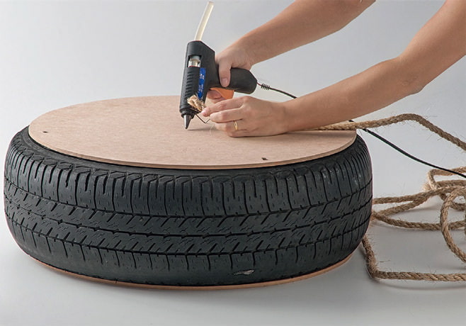otomano faça-você-mesmo do pneu