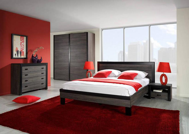 Makuuhuone punaisella