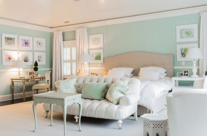 Dormitor de design interior în culori pastelate