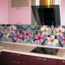 Delantal de cocina con flores: características de diseño, tipos de materiales-2