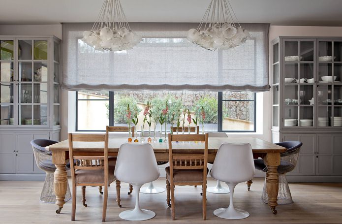 Stühle im Innenraum von Küche und Wohnzimmer: 50 moderne Fotos und Ideen