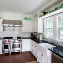 Conception d'une cuisine blanche avec un comptoir noir: 80 meilleures idées, photos à l'intérieur-6