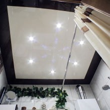 Plafond tendu dans la salle de bain: avantages et inconvénients, types, 55 photos à l'intérieur-6