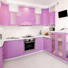 Violetinė virtuvės komplektas: dizainas, deriniai, stiliaus pasirinkimas, tapetai ir užuolaidos-0