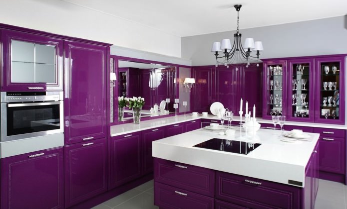 Set de bucătărie violet: design, combinații, alegerea stilului, tapet și perdele