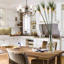 Dapur putih dengan kerja kayu: 60 gambar dan pilihan reka bentuk moden-18