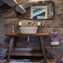 Mansardinio vonios kambario dizainas: apdailos ypatybės, spalva, stilius, užuolaidų pasirinkimas, 65 nuotrauka-4