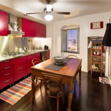 Kırmızı mutfak: özellikleri, çeşitleri, kombinasyonları, stil ve perde seçimi-12
