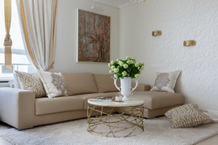Diseño de sala de estar en colores brillantes: elección de estilo, color, decoración, muebles y cortinas.
