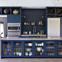 Foto af et køkkendesign med et blåt sæt 5