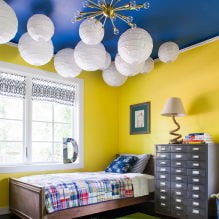 Modrý strop v interiéru: designové prvky, typy, kombinace, design, foto-1