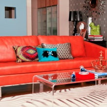 Canapé rouge à l'intérieur: types, design, combinaison avec papier peint et rideaux-19