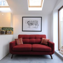 Canapé rouge à l'intérieur: types, design, combinaison avec papier peint et rideaux-7