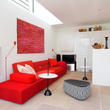 Canapé rouge à l'intérieur: types, design, combinaison avec papier peint et rideaux-26