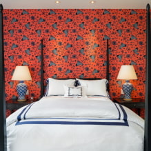Papéis de parede vermelhos no interior: tipos, design, combinação com a cor das cortinas, móveis-10