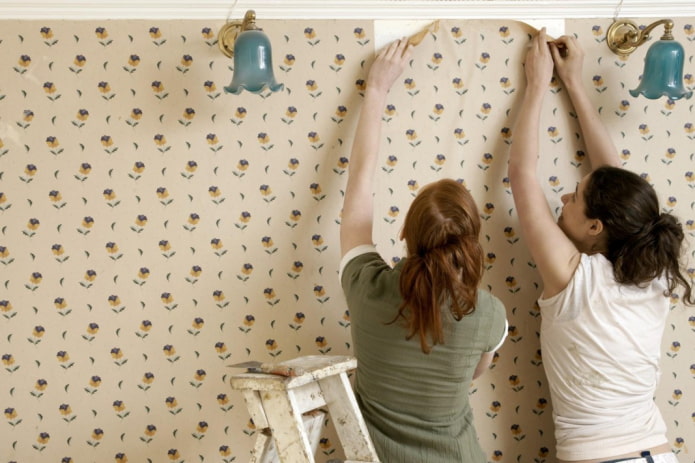 Comment enlever le vieux papier peint des murs de vos propres mains: méthodes et outils sélectionnés