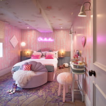 Růžová tapeta v interiéru: typy, nápady na design, odstíny, kombinace s jinými barvami-5