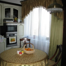 Dapur dengan lambrequins di tingkap: jenis, bentuk tirai, bahan, reka bentuk, warna-2
