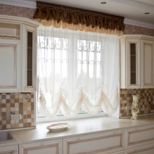 Virtuvė su lambrequins ant langų: tipai, apmušalų formos, medžiagos, dizainas, spalva-4
