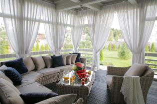 Utendørs gardiner for lysthus og verandaer: typer, materialer, design, foto av utforming av terrasser