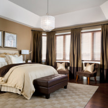 Les persianes al dormitori: característiques de disseny, tipus, materials, color, combinacions, foto-8