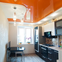 Techo de dos niveles en la cocina: vistas, diseño, color, opciones de forma, luz de fondo-0