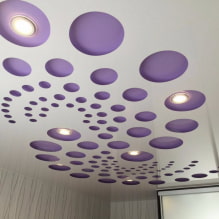 เพดานยืดแกะสลัก: ประเภทของการก่อสร้างและพื้นผิว, สี, การออกแบบแสง -1