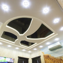 Crno-bijeli spušteni strop: vrste konstrukcija, teksture, oblici, mogućnosti dizajna-10