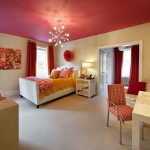 Teto rosa: tipos (estiramento, drywall, etc.), persianas, combinações, iluminação-0