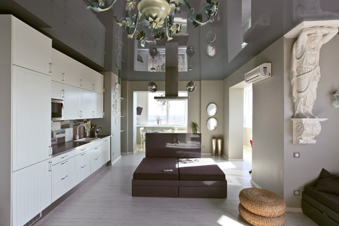 Šedý strop v interiéri: dizajn, typy (matný, lesklý, saténový), osvetlenie, kombinácia so stenami