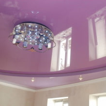 Teto lilás: tipos (estiramento, drywall, etc.), combinações, design, iluminação-5