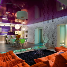 Reka bentuk siling di ruang tamu: jenis reka bentuk, bentuk, warna dan reka bentuk, idea pencahayaan-4