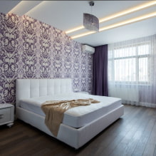 Sufit w sypialni: projekt, rodzaje, kolor, kręcone wzory, oświetlenie, przykłady we wnętrzu-0