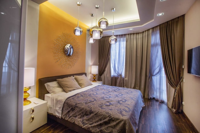 Плафон у спаваћој соби: дизајн, врсте, боја, коврчави дизајни, осветљење, примери у унутрашњости