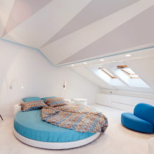 Podkrovní strop: design, barva, typy (stretch, sádrokarton atd.), Osvětlení-0