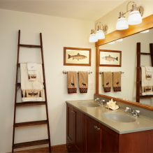 Valg af spejle i badeværelset: typer, former, indretning, farve, indstillinger med et mønster, baggrundsbelysning-4