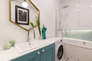 A fürdőszobában található tükrök választása: típusok, formák, dekoráció, szín, mintákkal ellátott opciók, háttérvilágítás